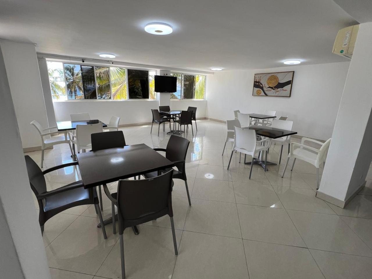 Hotel Wimbi Sun Пемба Екстериор снимка